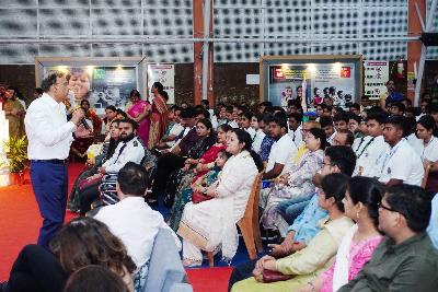 Best School In Varuna