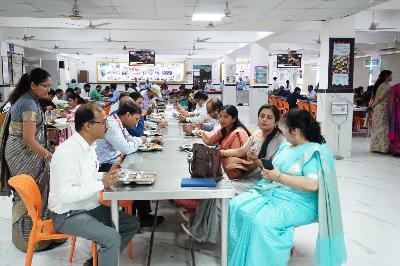 Best School In Varuna