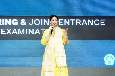 Best School In Varuna