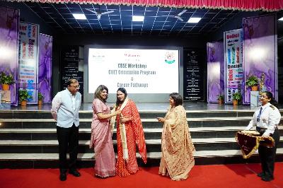 Best School In Varuna