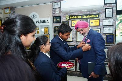 Best School In Varuna