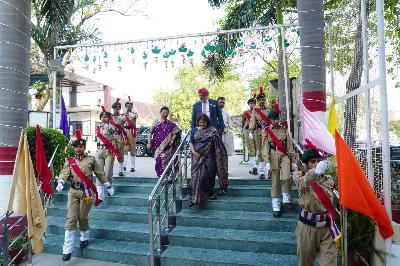 Best School In Varuna