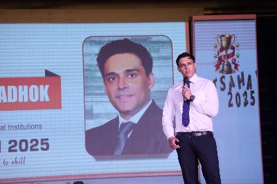 Best School In Varuna