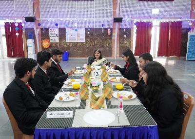 Best School In Varuna