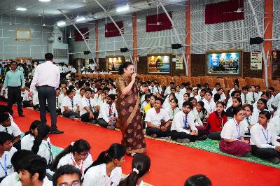 Best School In Varuna