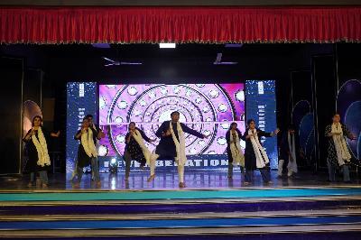 Best School In Varuna