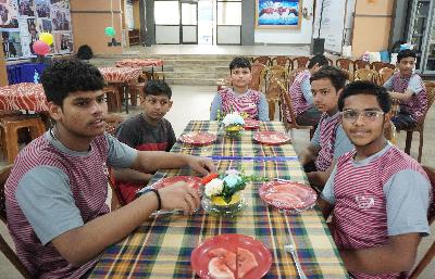 Best School In Varuna