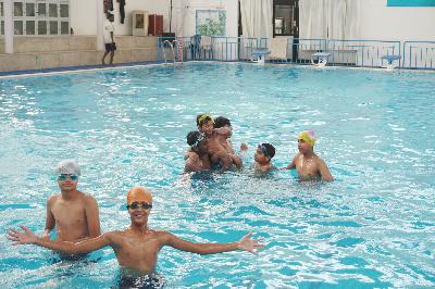 Best School In Varuna