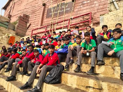 Best School In Varuna