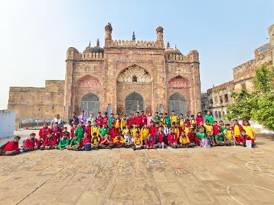 Best School In Varuna