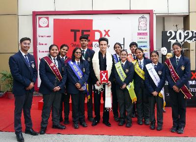 Best School In Varuna