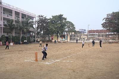 Best School In Varuna