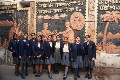 Best School In Varuna