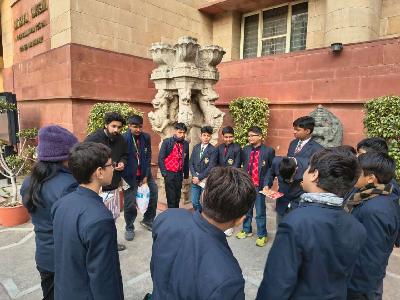 Best School In Varuna