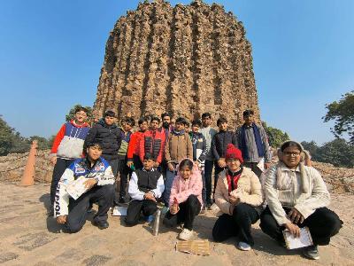 Best School In Varuna