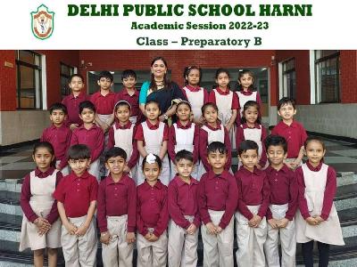 Class Photograph 2022-23