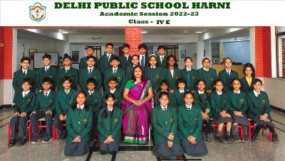 Class Photograph 2022-23