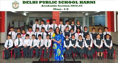 Class Photograph 2022-23