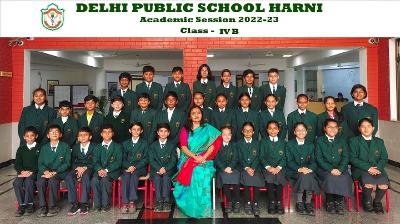 Class Photograph 2022-23