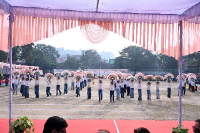 Best School In Varuna