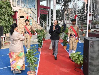 Best School In Varuna