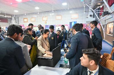 Best School In Varuna