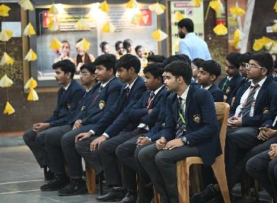 Best School In Varuna