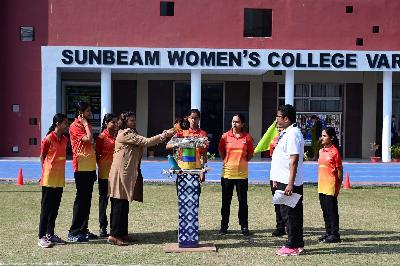 Best School In Varuna