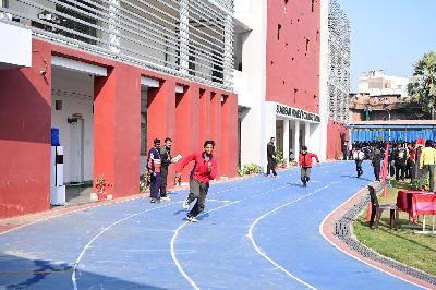 Best School In Varuna