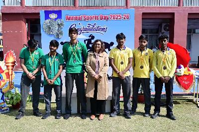 Best School In Varuna