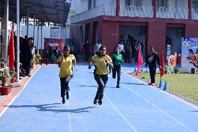 Best School In Varuna