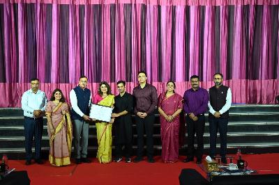 Best School In Varuna