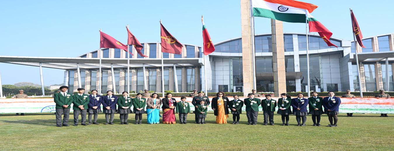 &nbsp; &nbsp;Meeting with the Army Chief