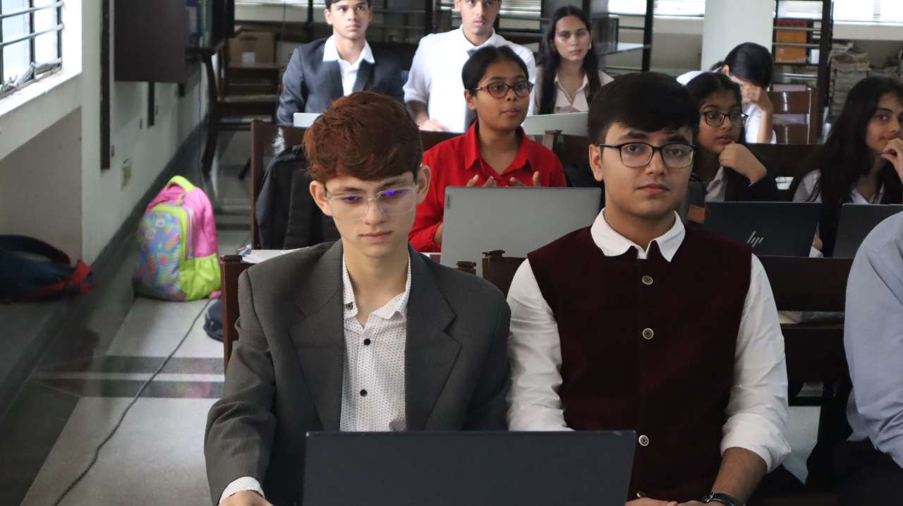 Top Girls School in Namkum