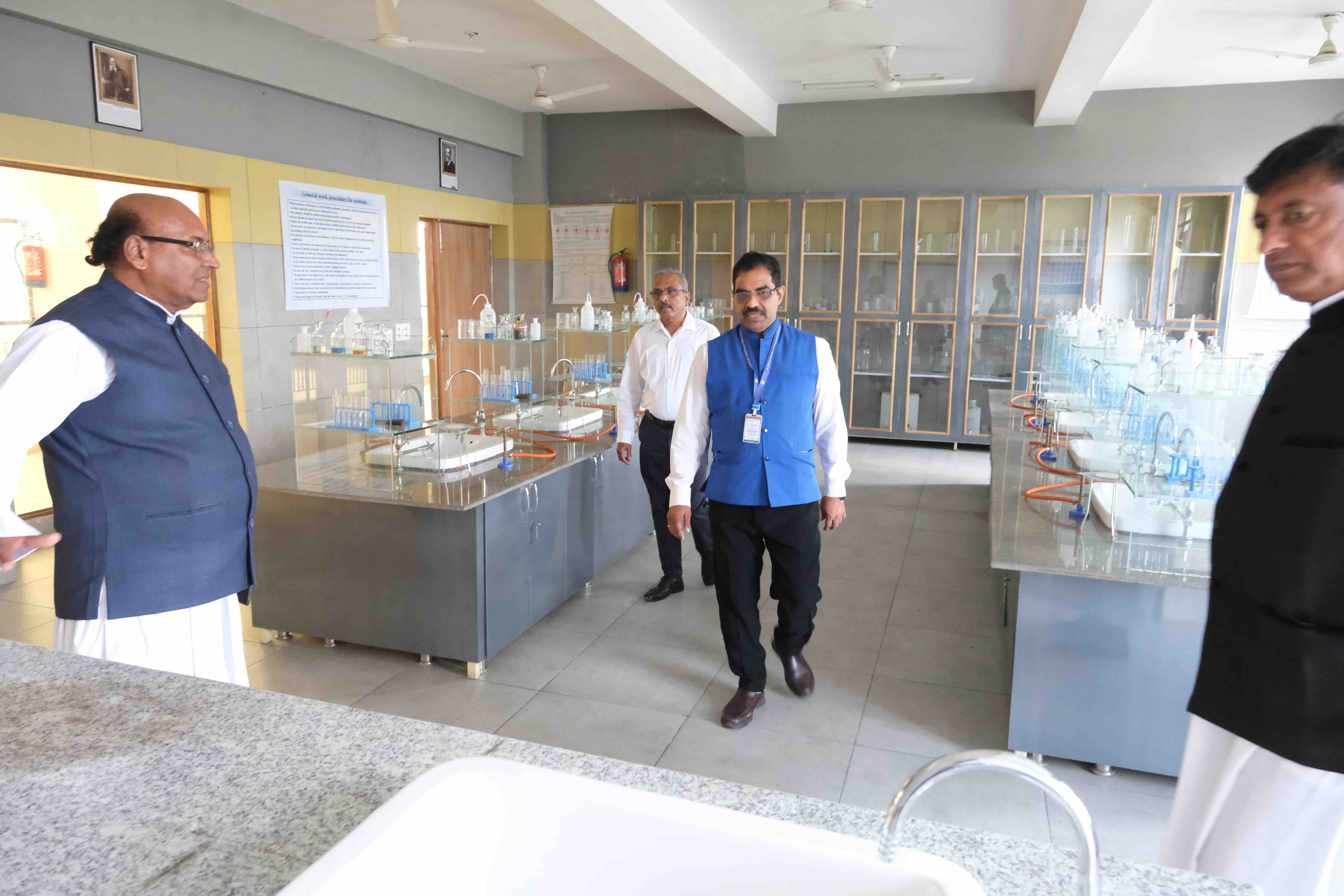 Best School In Annapurna