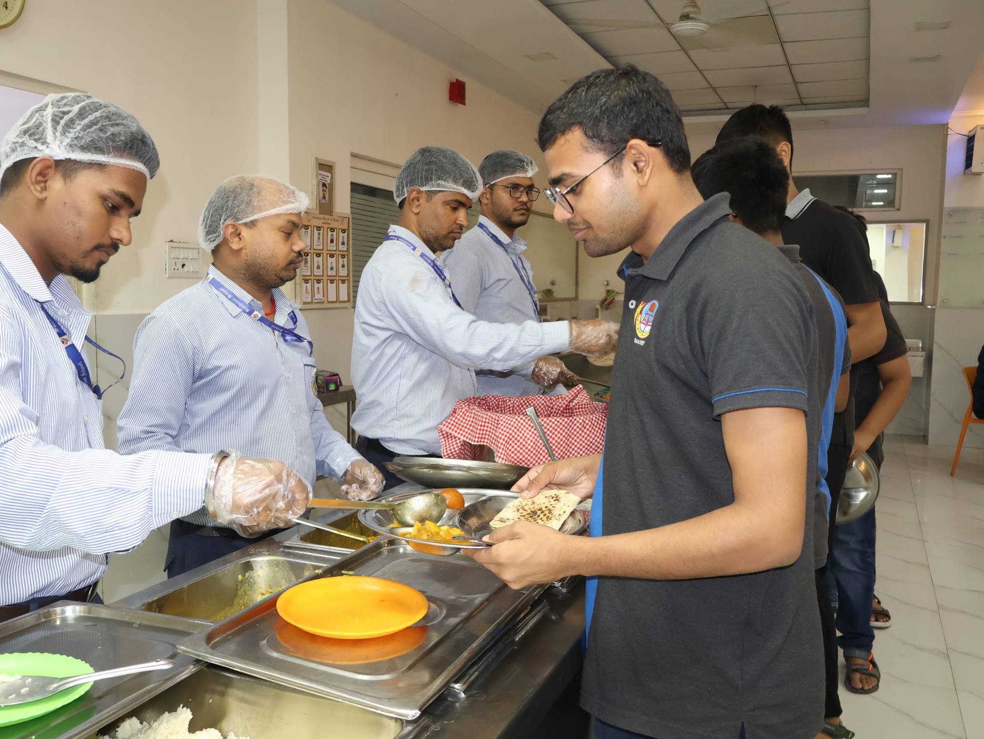 Best School In Lahartara