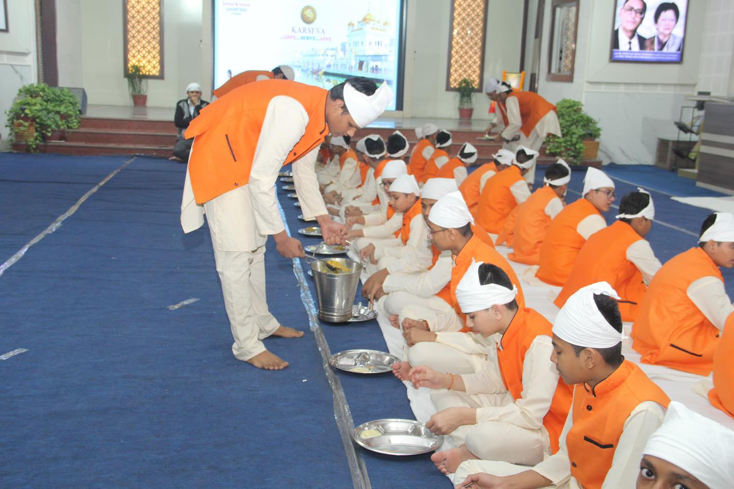 Best School In Lahartara