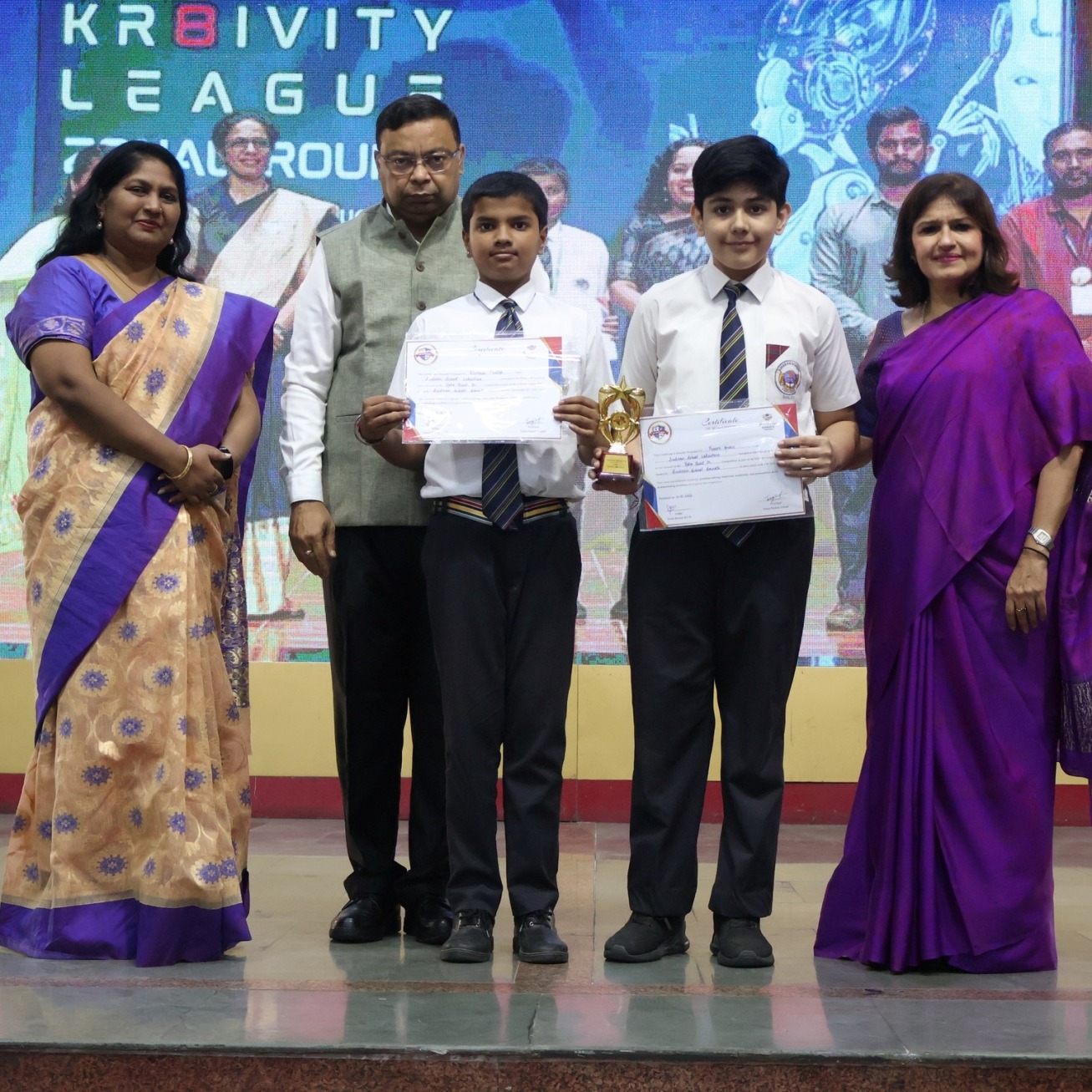 Best School In Lahartara