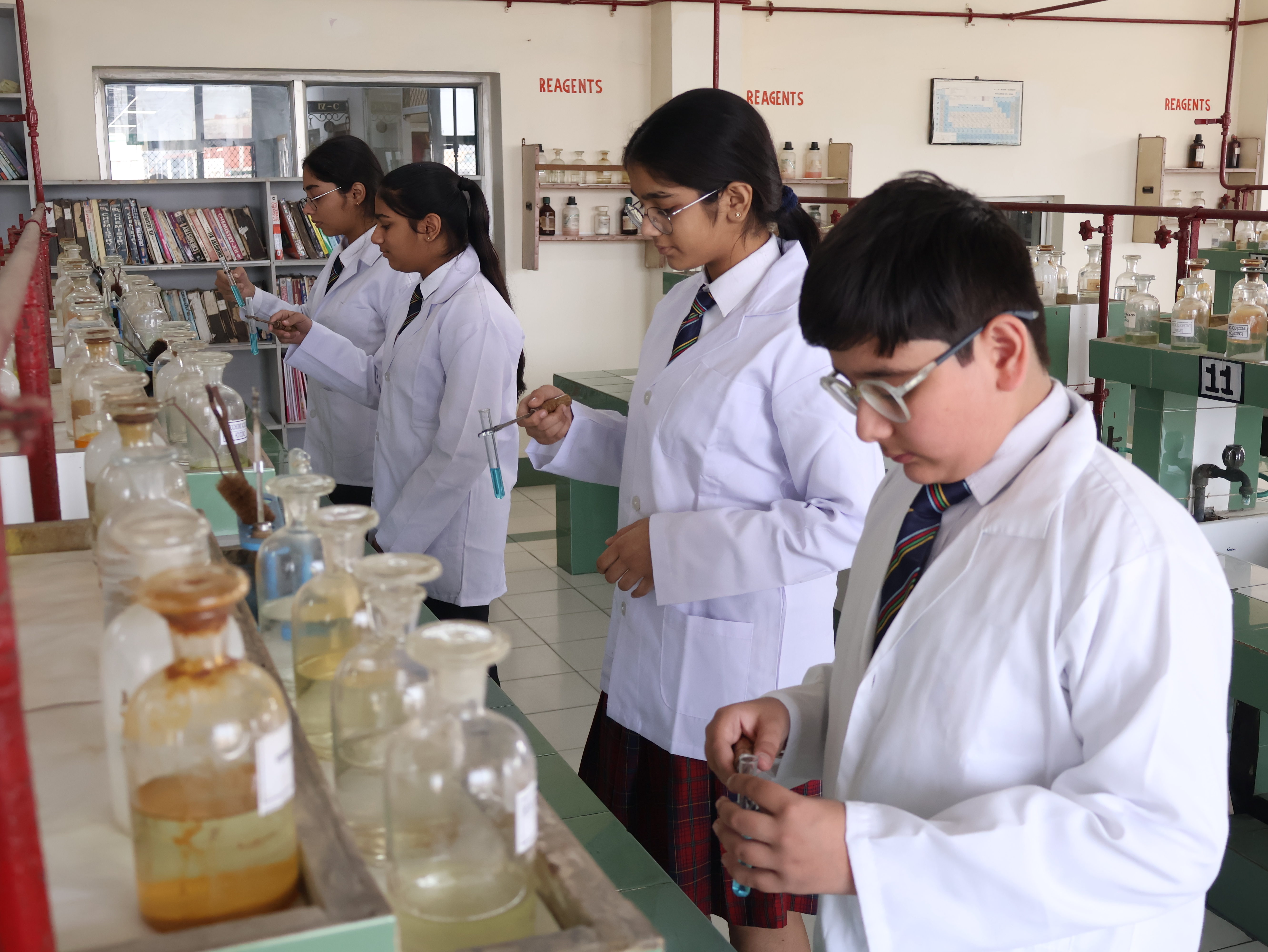 Best School In Lahartara