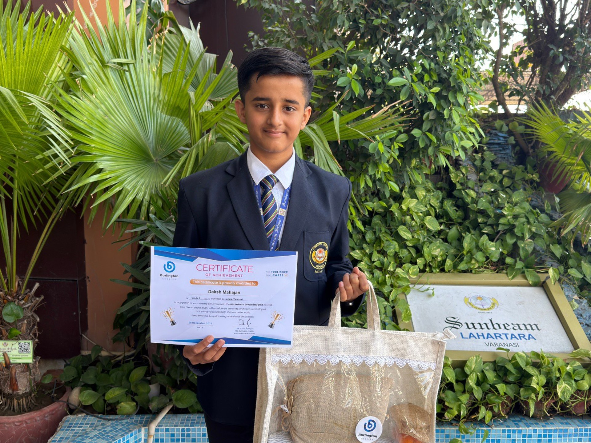 Best School In Lahartara