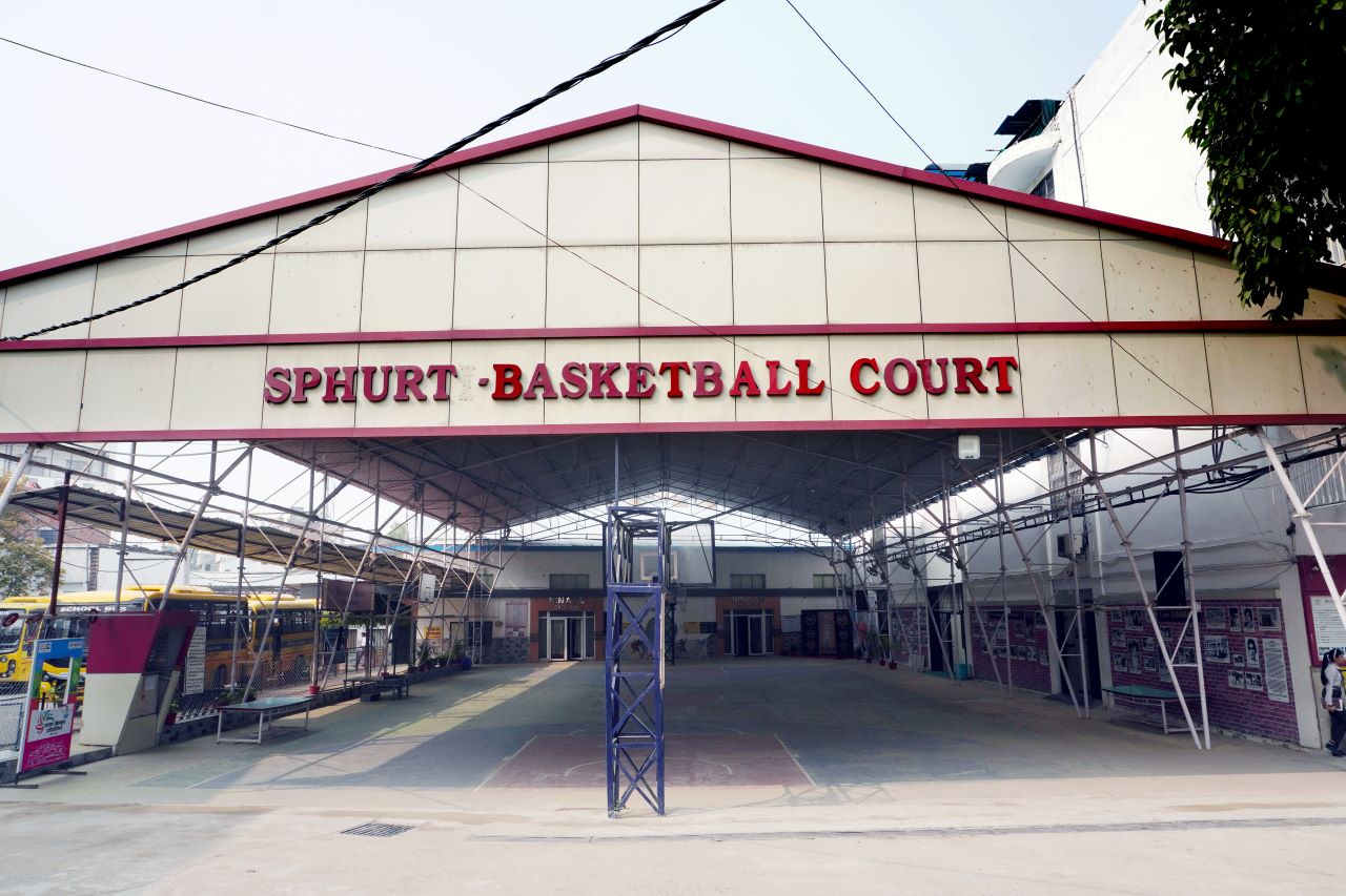 Best School In Varuna