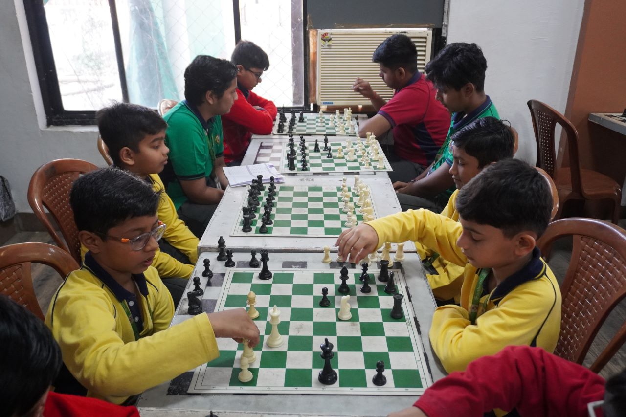 Best School In Varuna