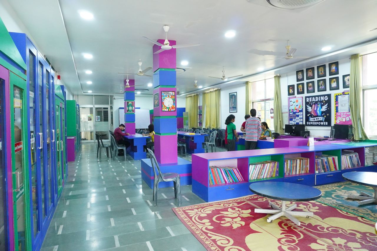 Best School In Varuna