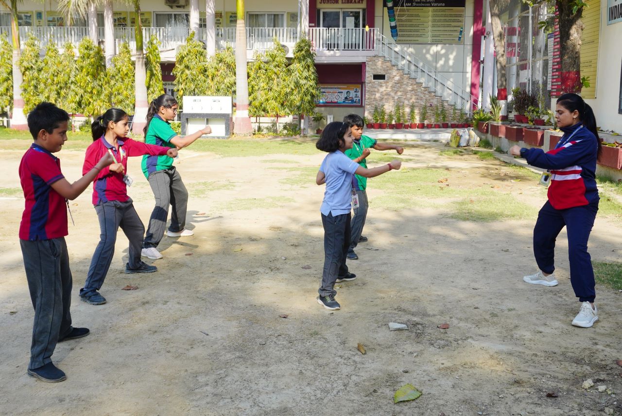 Best School In Varuna