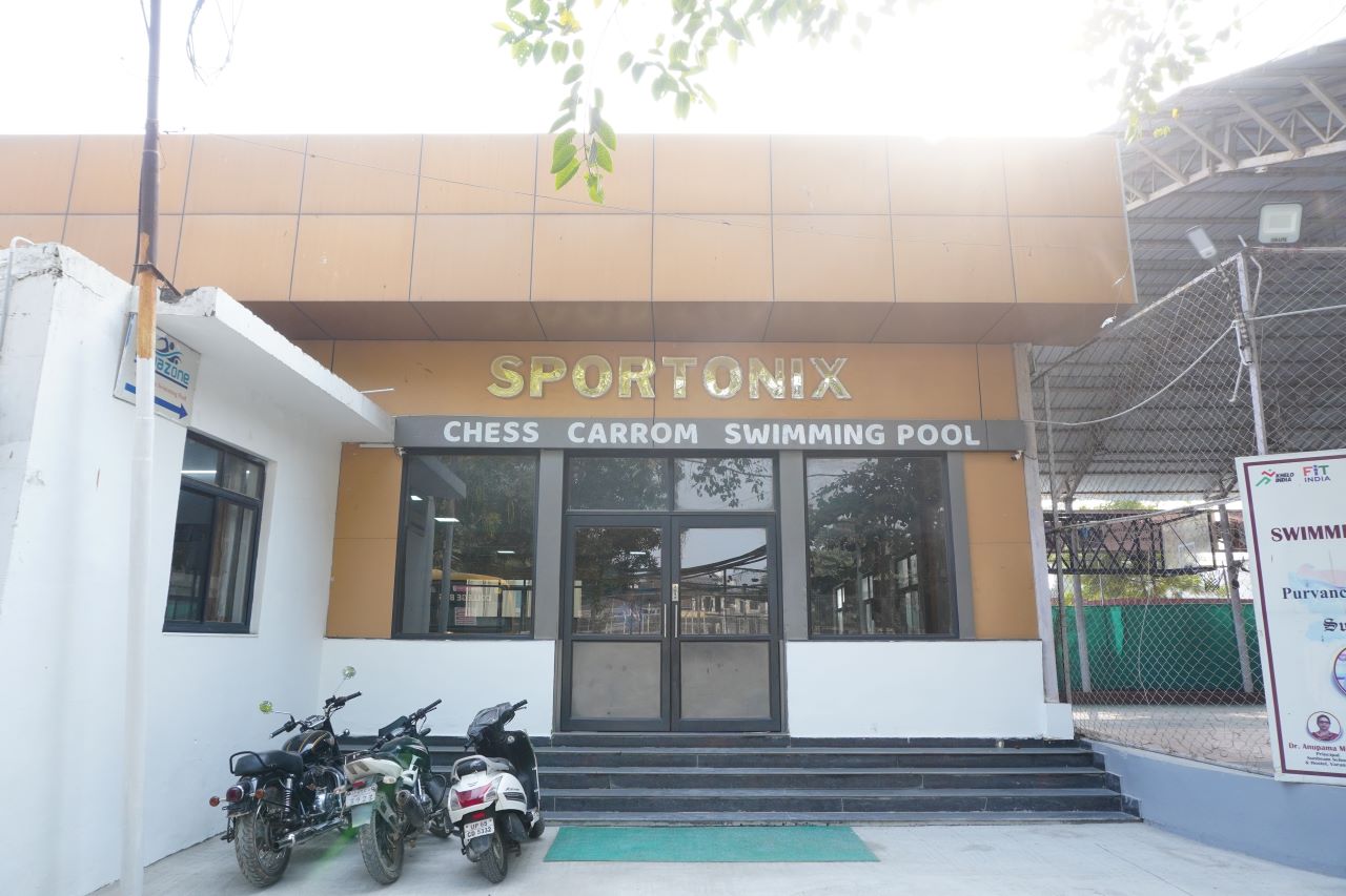 Best School In Varuna