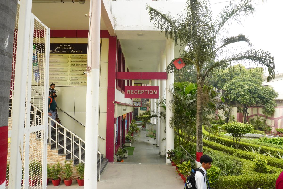 Best School In Varuna