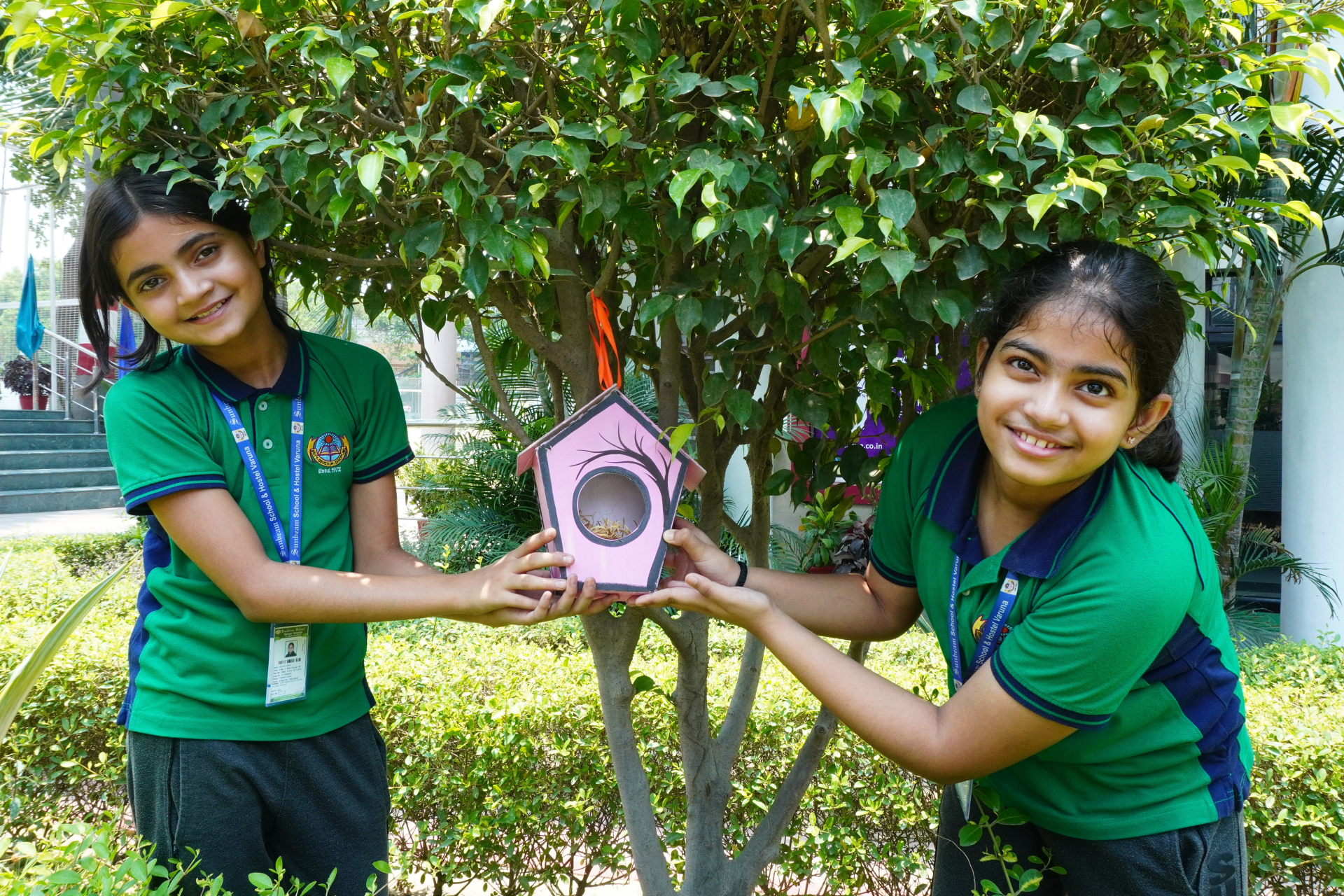 Best School In Varuna