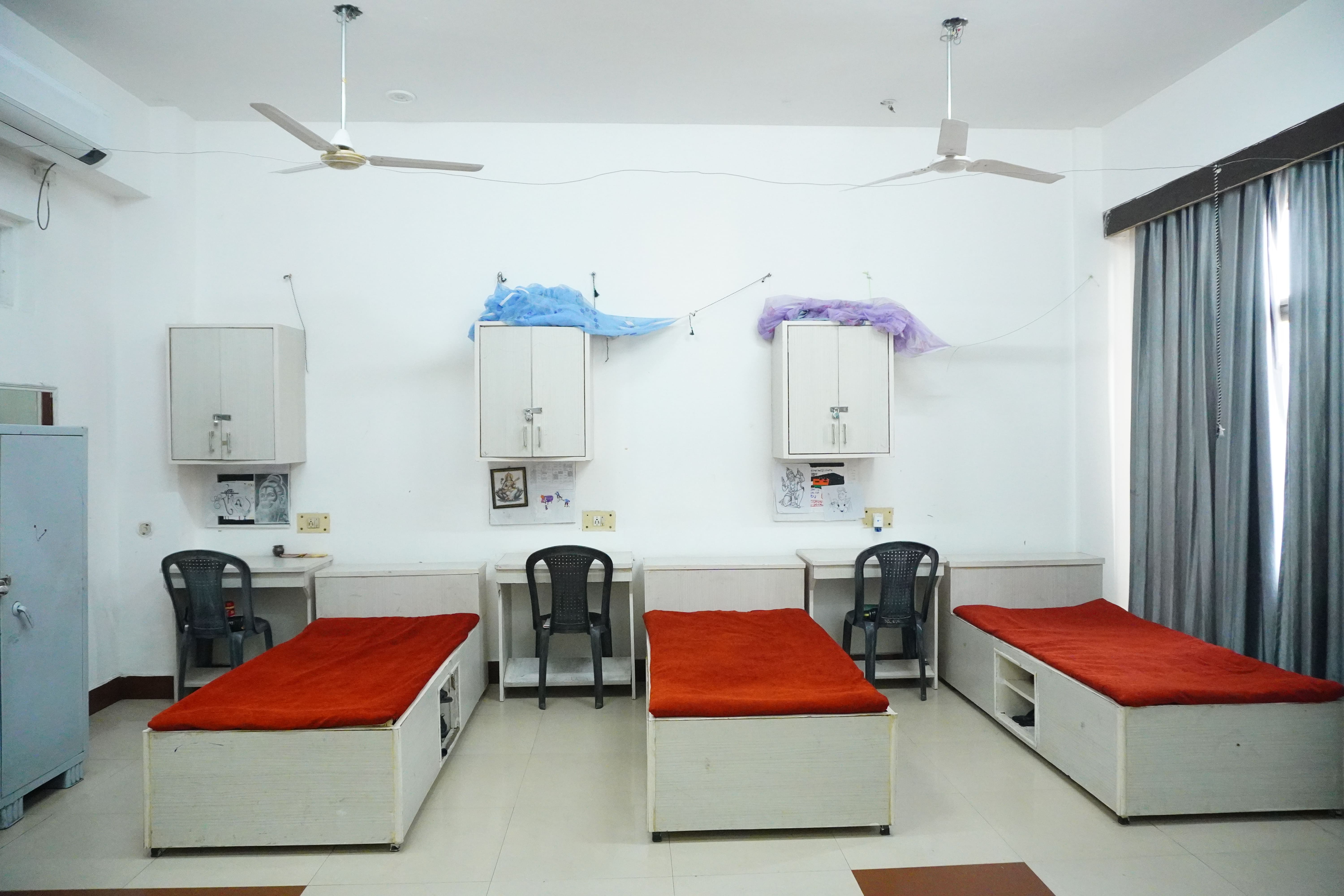 Best School In Varuna