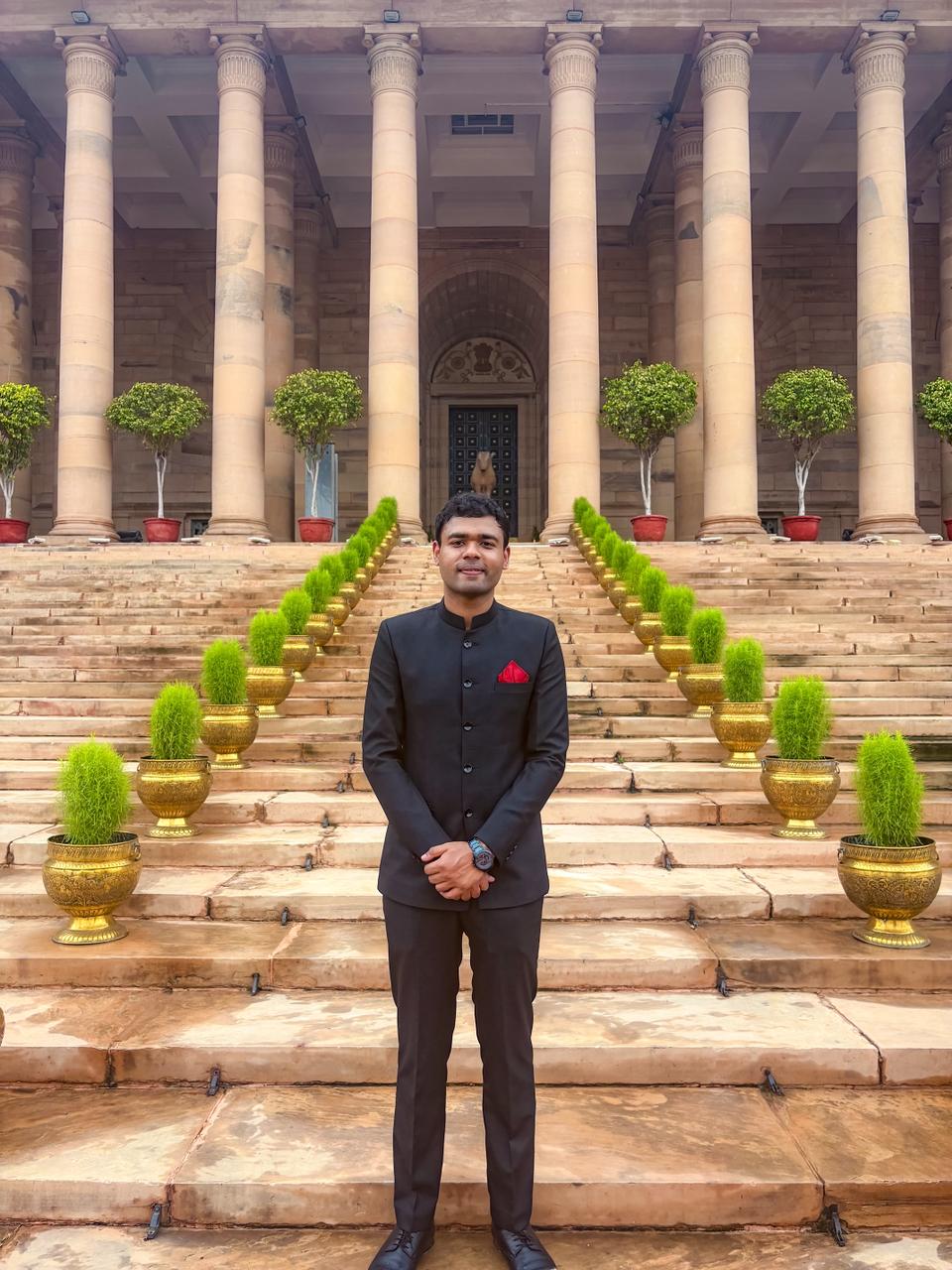 Best School In Varuna