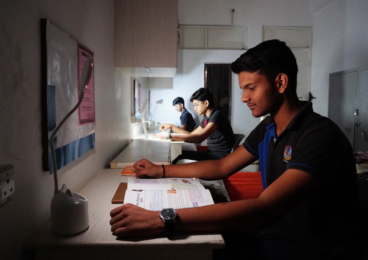 Best School In Varuna